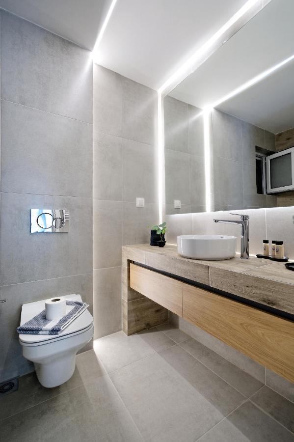 Elegant Big Apartment In Athens Center With Balcony Eksteriør billede
