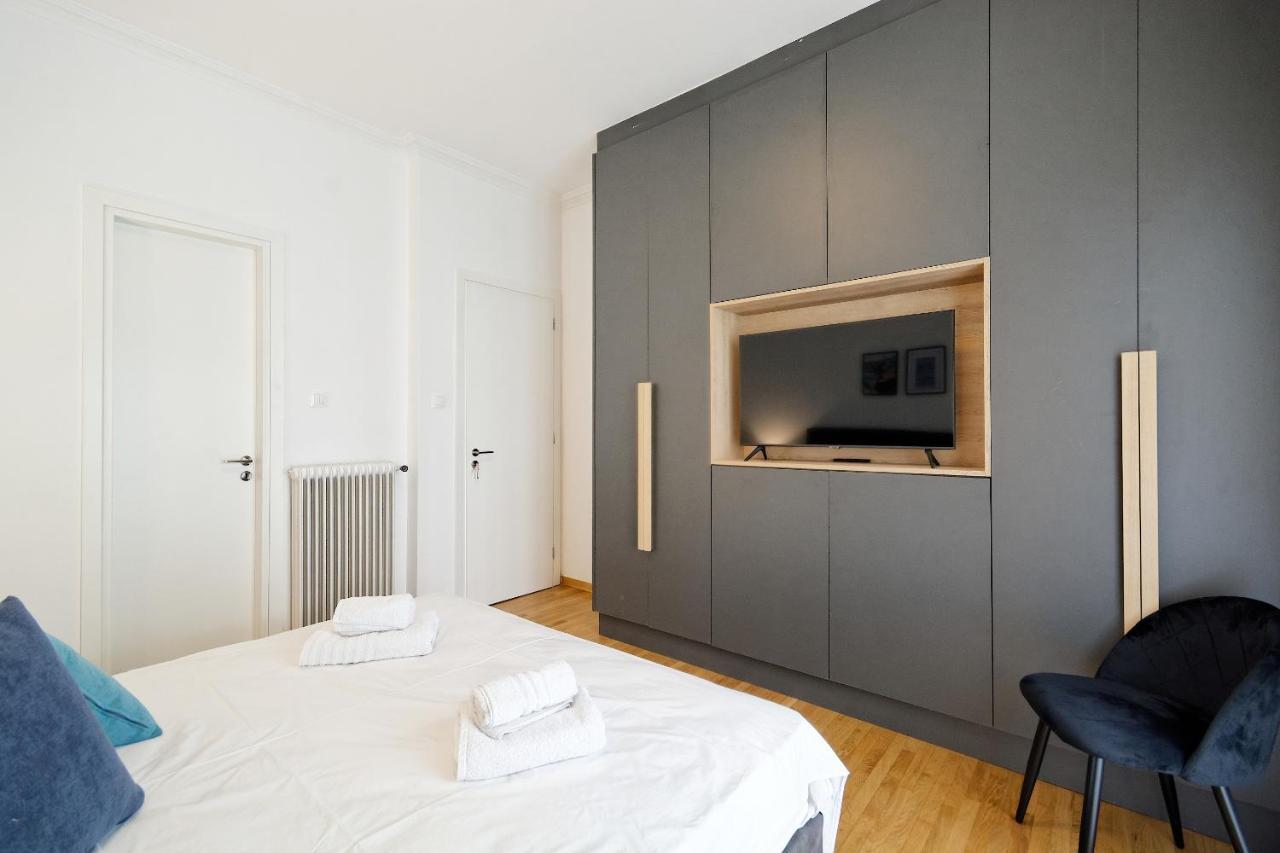 Elegant Big Apartment In Athens Center With Balcony Eksteriør billede