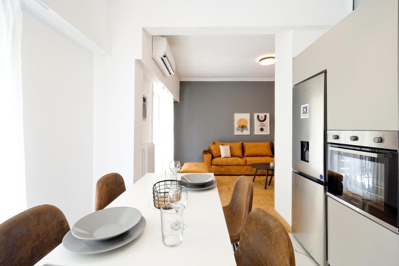 Elegant Big Apartment In Athens Center With Balcony Eksteriør billede